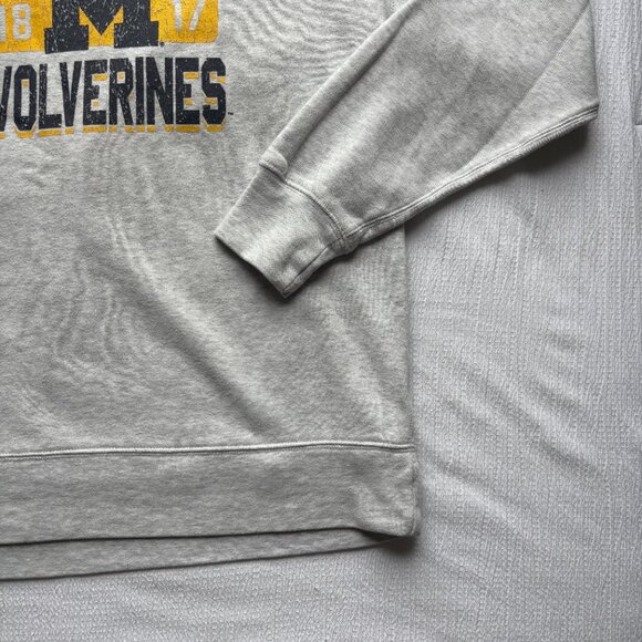 Gray Michigan Wolverines Crewneck Sweater Size Medium Knights Apparel Pro Edge - Picture 4 of 8